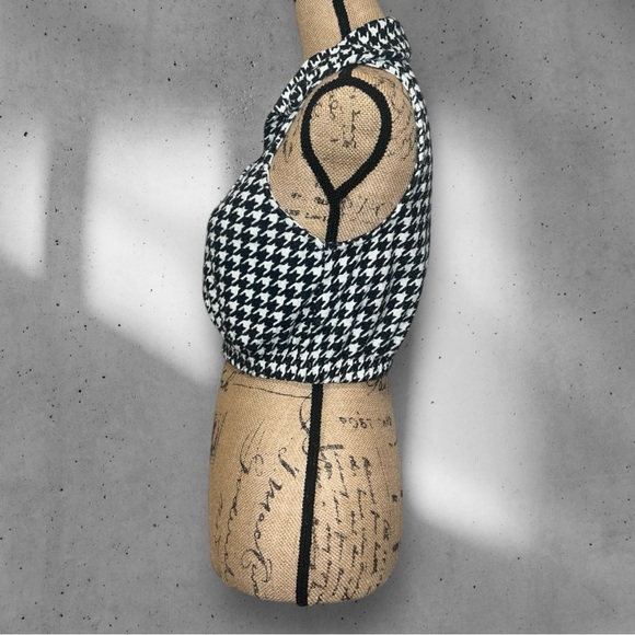 Black Houndstooth Collared Halter Top • Size M - Picture 2 of 8